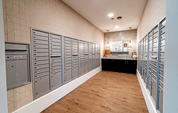 Convenient package center